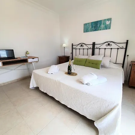 Bahia Alba